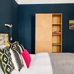 One Bedroom Apartment With Balcony H12